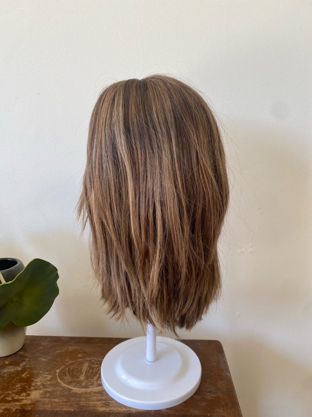 Designer Human Hair Wig - blond ombré bob - Picture 3 of 9
